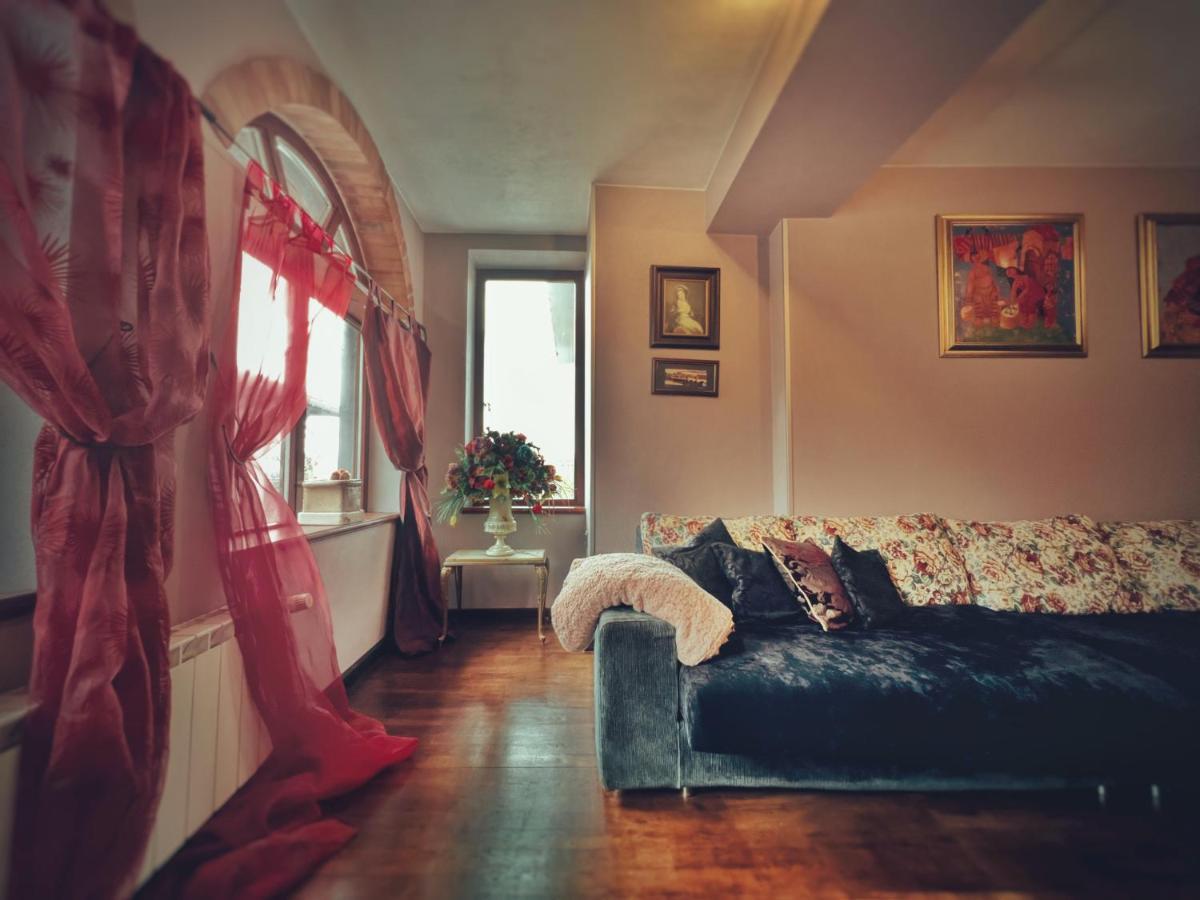 Тhe Bohemian Lodge-Entire House With Sauna Veliko Tarnovo Exterior photo